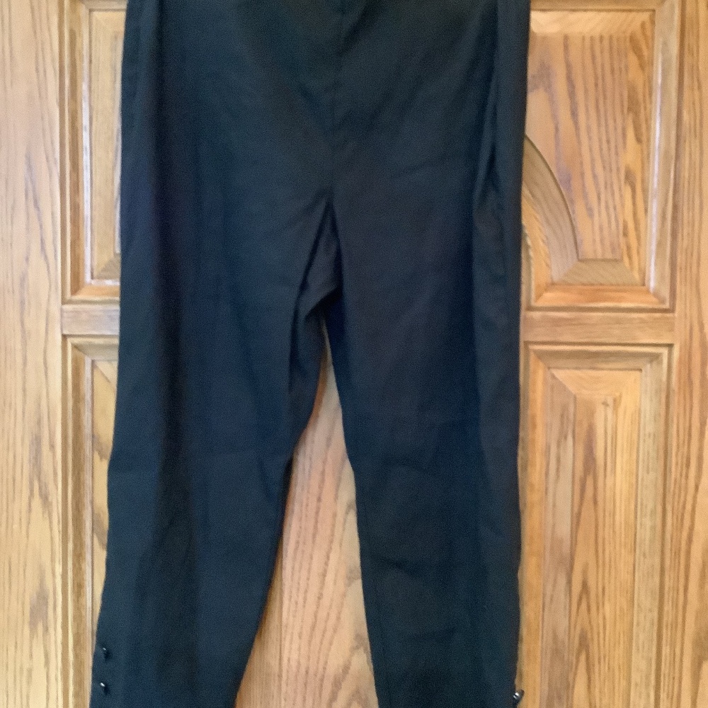 JJILL Linen Stretch pants with buttons at the ankle - so cute!